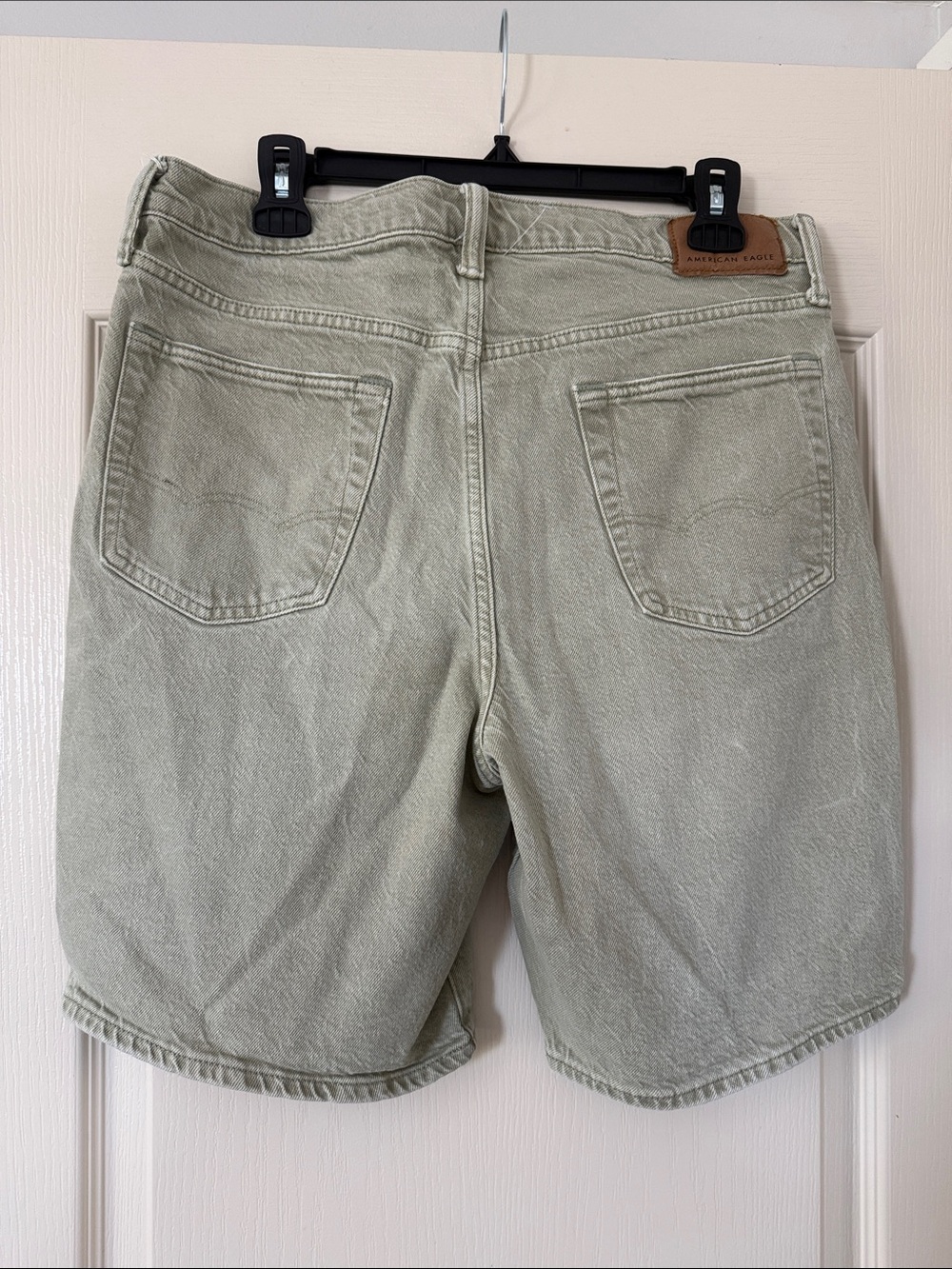 Like New, American Eagle Loose Jean Shorts, size 30, 9” inseam